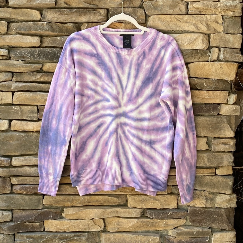💕NWT💕 Purple & White Tied Died Sweater